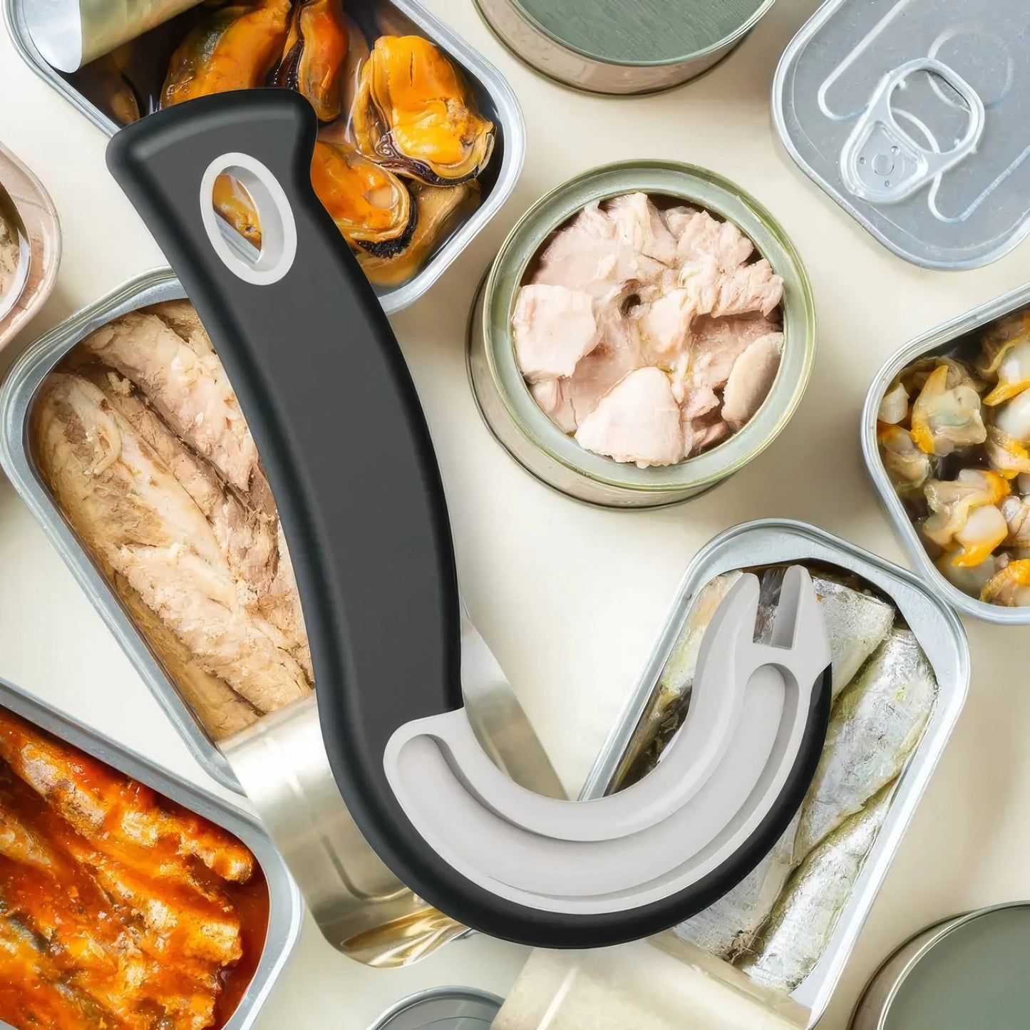 1/2 Hook Type Can Opener Black,